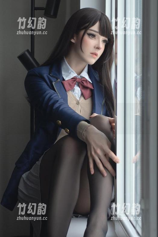 不愧是Candy Ball，连她的写真作品都带着傻傻的可爱，让人又爱又恨！
